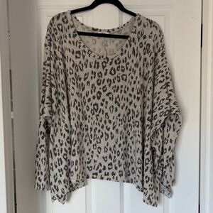 TALULAH Gray Leopard Print Blouse